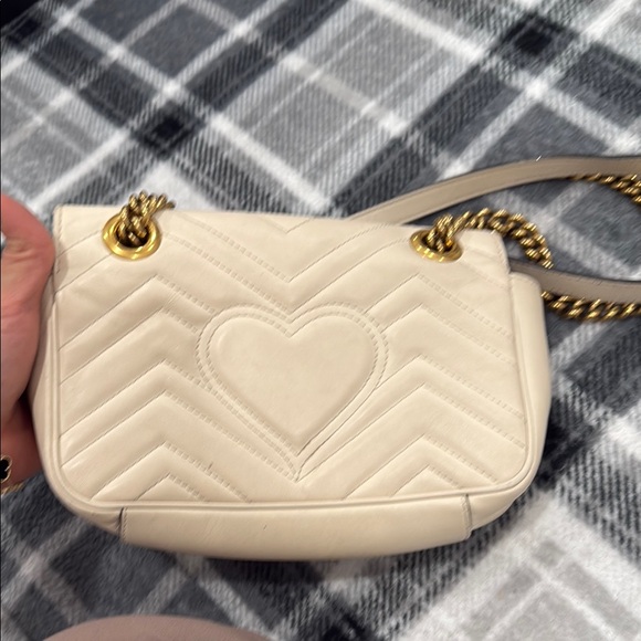 Gucci Cream and Gold Quilted Shoulder Bag - Picture 3 of 4